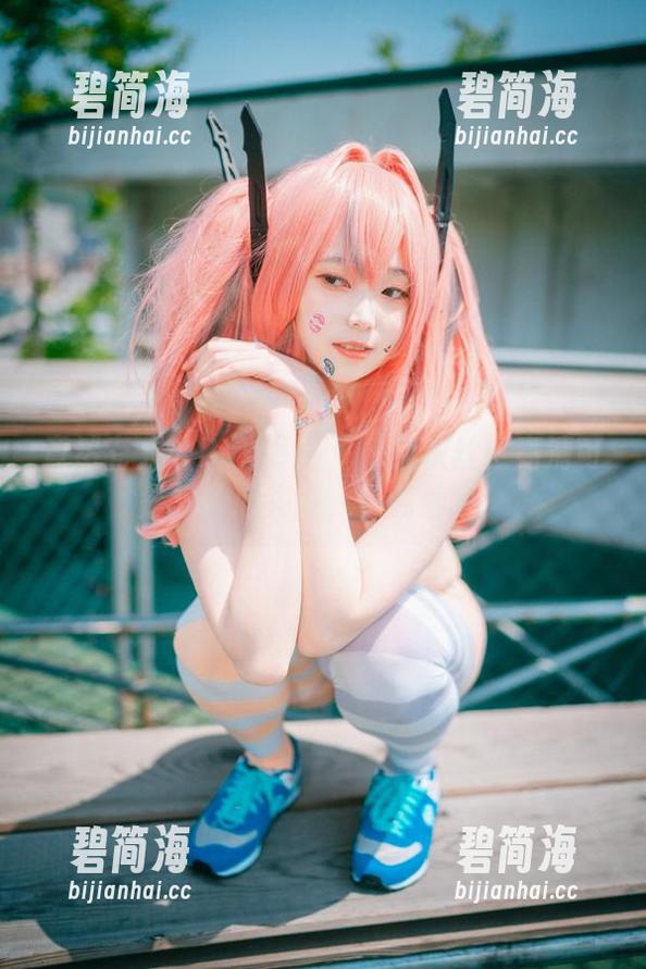 竟然有人让Bambi(밤비)穿灰丝？高清可是我的心头好，下载看吧！