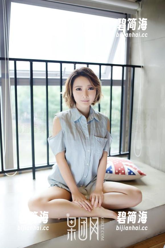 GIRLT果团网 - 周琰琳LIN的瑜伽招数：高清写真集，究竟能不能搬到家里练？