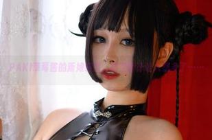 PAKI草莓酱的新娘装照，镂空设计让人想多了……