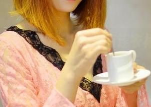 PANS摄影 – 微信上也是有连衣裙资源的，琪琪直接发了一波广告。