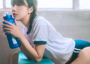 Shika小鹿鹿的原图，中秋的旗袍让人恍惚，这波价格合理吗？