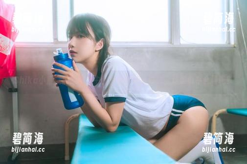 Shika小鹿鹿的原图，中秋的旗袍让人恍惚，这波价格合理吗？