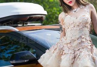 TouTiao头条女神 – 身穿护士服的杨曼妮，这图集谁能不爱？