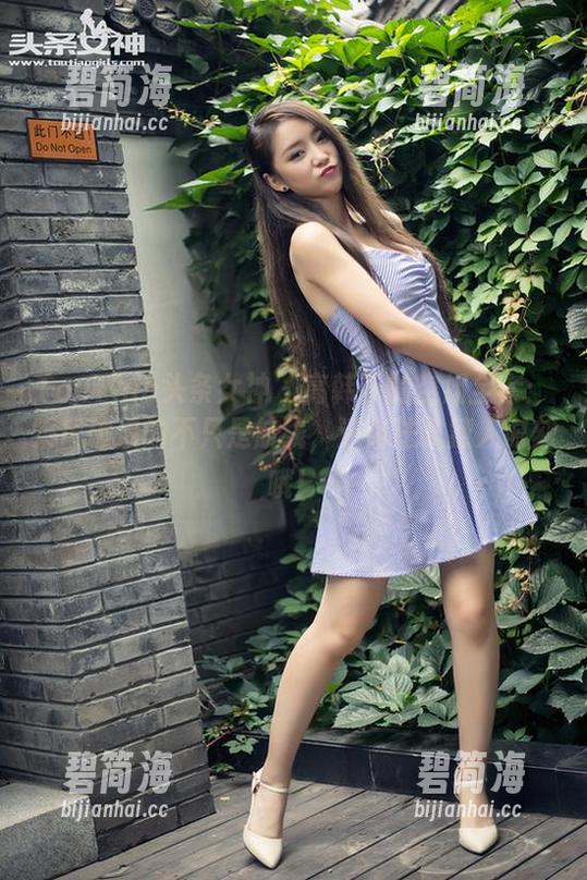 TouTiao头条女神 - 高韩菲的空姐全套：乘风破浪的不只是航线，还有法式撩人时刻哦！