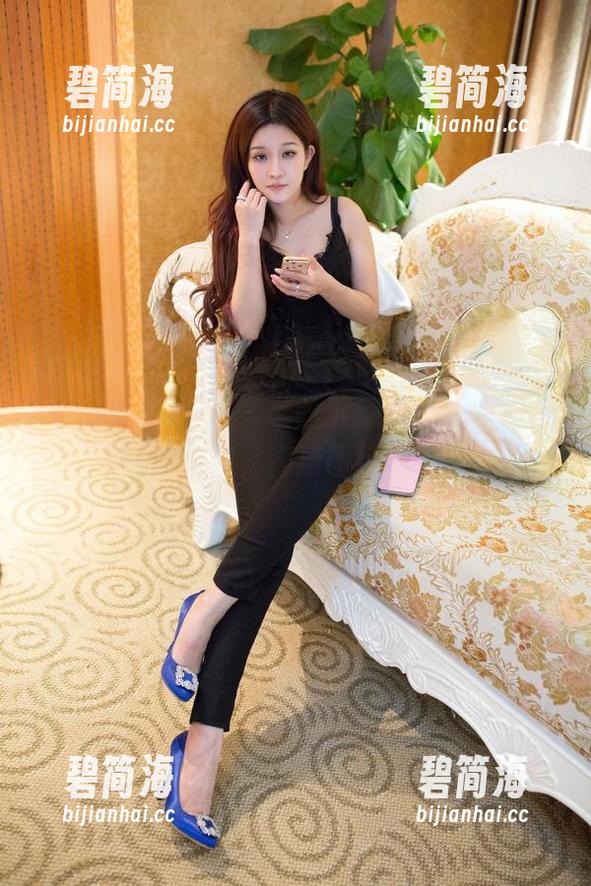 TuiGirl推女郎 - 蕾丝下藏着的美，何奕恋在线等，高清图包等你翻