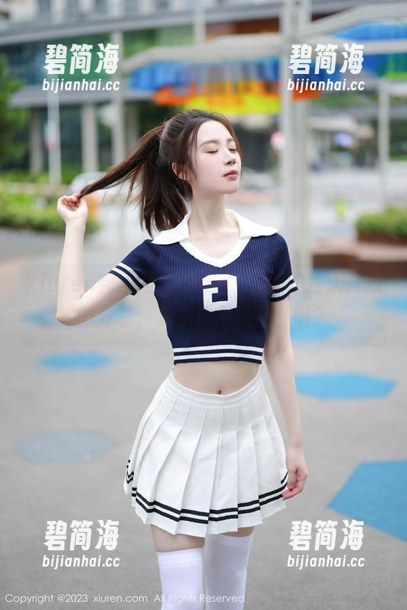 Xiuren秀人网 - Candy糖糖的夏天：原图分享，是不是很“甜”呢？