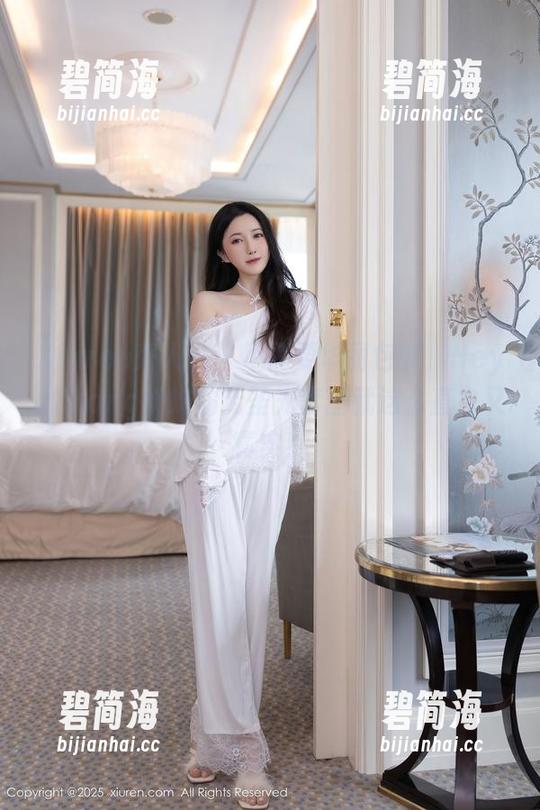 Xiuren秀人网 - 不需要华丽包装，HeyuZhang妹妹的无圣光套图就这么直白又真实！