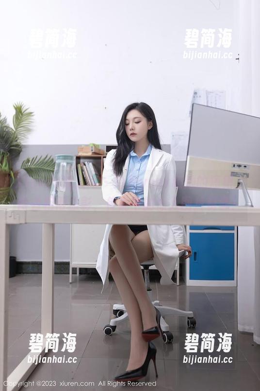 Xiuren秀人网 - 冷月yuer和她的短裙，两者相得益彰，传说中的惊人图片资源！