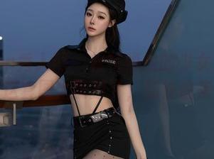 Xiuren秀人网 – 模特悦悦的少女台前幕后——这套图太能撩了，别偷偷来看哦。
