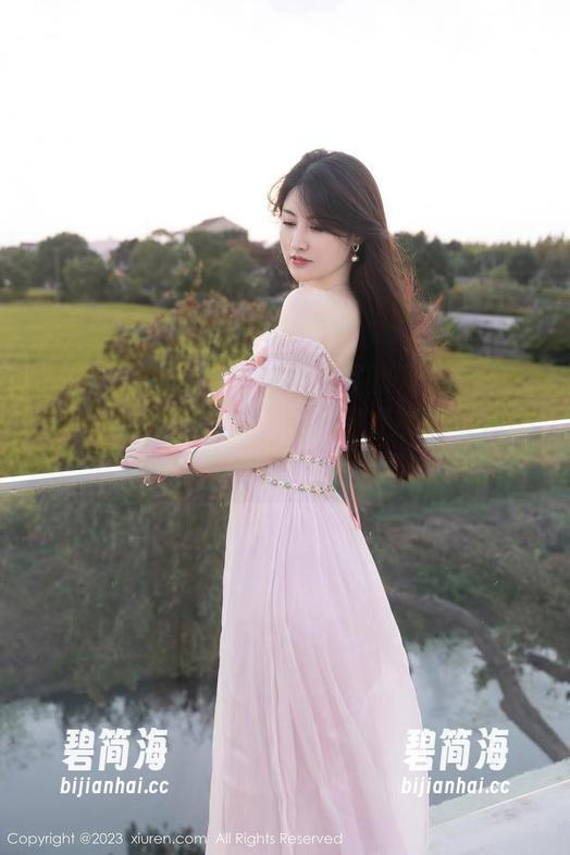 Xiuren秀人网 - 油田溪溪的双马尾写真集——有了这资源，我们都是校园女神！？
