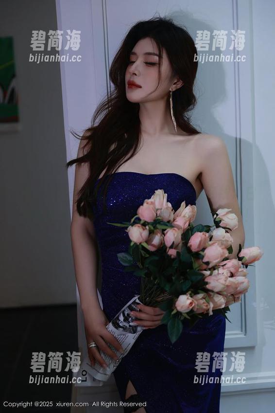 Xiuren秀人网 - 田小燕Vicky在线：白得像我大学时候的墙，高清不误千里眼！