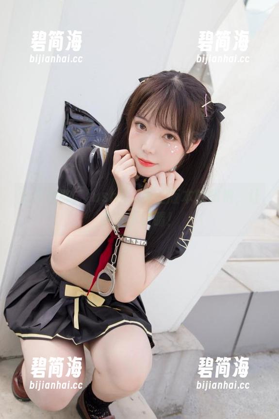 全套追踪：fushii_海堂版本的旗袍，让你目不转睛！