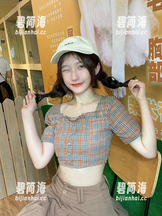 下载roroki骷髅姬的校园图包，体验一场不一样的“上课”！