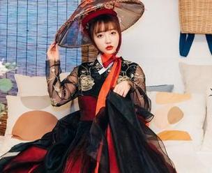 最新发布！yeeun孙乐乐甜心写真，岁月静好，糖果也没工夫抢戏！