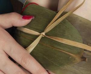 丽柜 – 在静瑶的定制图集中寻找嫩芽的秘密，发现了什么？可能没有。