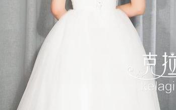 克拉女神 – 婚纱写真福利，周迪在这位置上，格外迷人。