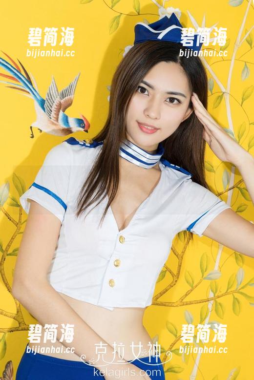 克拉女神 - 原图福利—嘉萌穿着萌妹人字拖的一角，分享我的闲适时光！