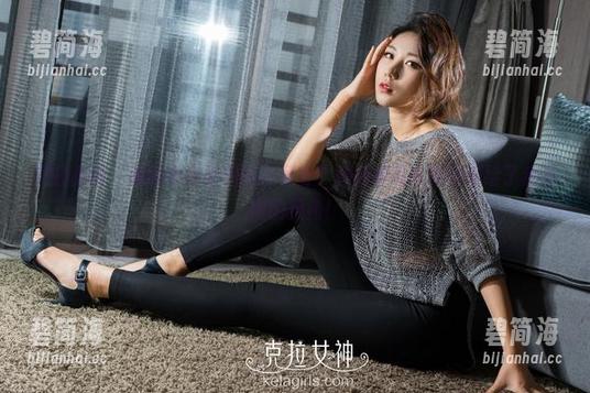 克拉女神 - 谁说牛仔裤只能随便穿？雅楠的写真集分享给了我不同的视角！