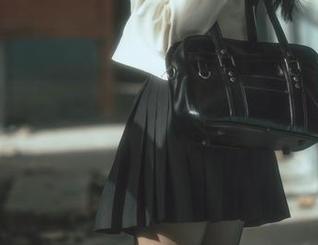 “六味帝皇酱？和服的旧梦”——写真我猜，她拍的真不错！