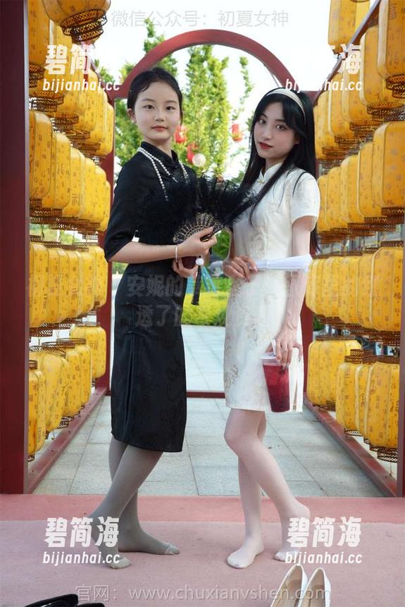 初夏女神 - 安妮的草莓盘子：图库里的红透了的奇观资源