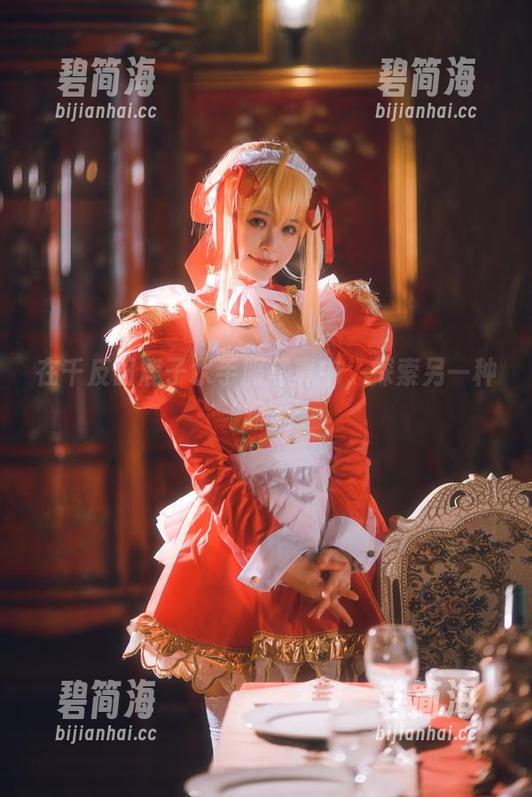 在千反田鹿子水手服写真中，探索另一种‘潮流’