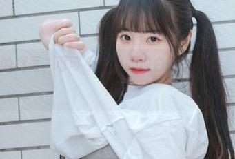 没有光影的捉弄，可可小白兔的纯白姿态套图，谁敢说不纯？