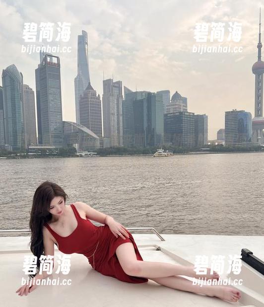 微密圈 - 制服新闻来啦！周妍希的高清原图，点缀你的审美视野