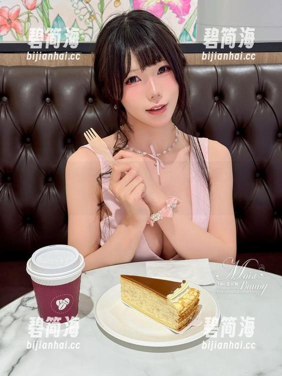 咬人小小兔的定制图集，猫宫又奈无疑是个不怕生的角色。