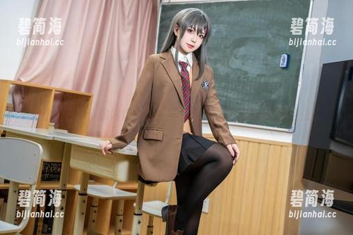 办公室日常：嗷呜虎虎的无圣光套图，隔壁同事都想模仿。