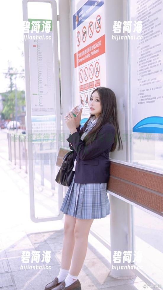 谁能抵挡得了嘎潼的吊带写真分享？不平凡的平凡……