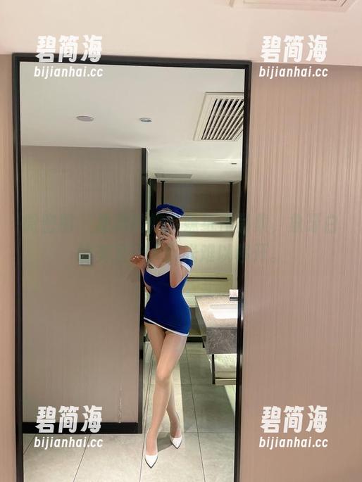微密圈 - 最新的奶宝妹纸作品集，象牙白的美足让人目光难以移开。