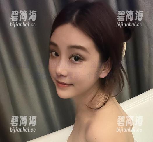 微密圈 - 奶雯的私拍图包，浴室性感是怎样炼成的？关键是那一个转身啊！