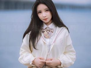 作品与原图相遇的精彩时刻，妍子坚不可摧自拍贼带感！