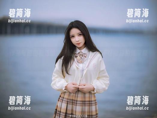 作品与原图相遇的精彩时刻，妍子坚不可摧自拍贼带感！