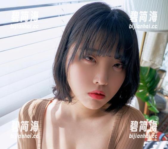 宋哈娜的红裙图包，每一幅都是经典，慢慢看，会收获更多。
