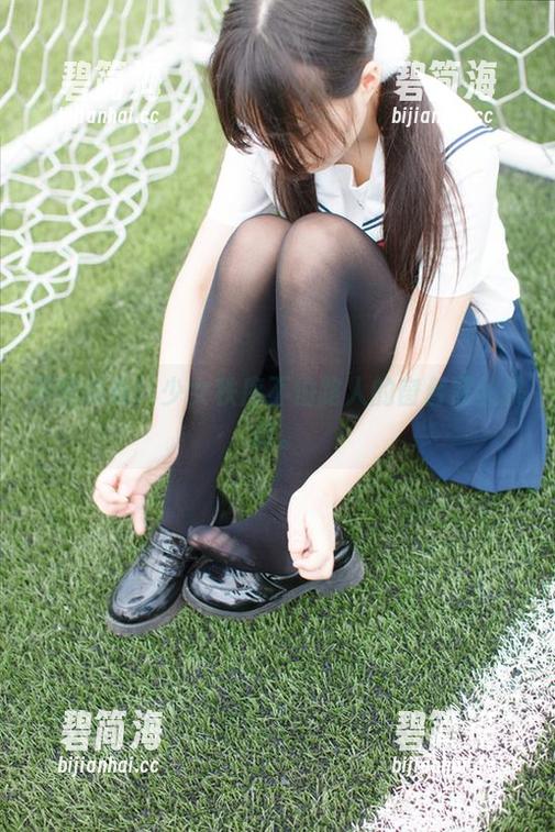 原图高亮！少女秩序不怕路人的窗台黑丝挑衅。