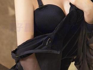 尤果网 – 栗子最新私拍：当秘书变身图集女主角