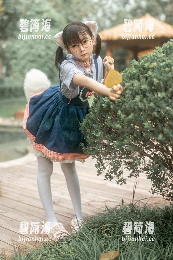 幼水铃衣 幼水铃衣的双人校服:私拍秀出了校园青春的个性风!
