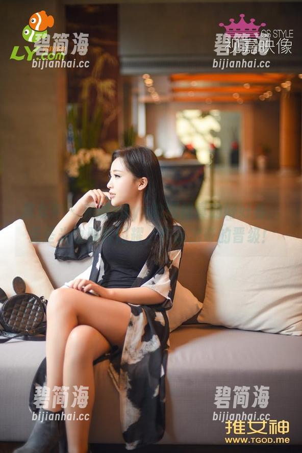 推女神 - 宛恩miyu的短裙真的好好看，无圣光也照样闪耀，作品出奇的晋级！