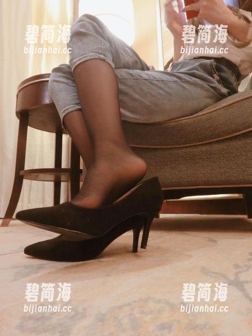 微密圈 - 红裙映衬出的杨大乐乐很靠谱，美图多到我眼花缭乱啊！