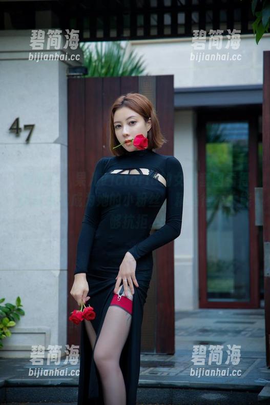 微密圈 - 果儿Victoria的女神套图看得我差点想成为她的小粉丝，精选得不太能够抗拒。