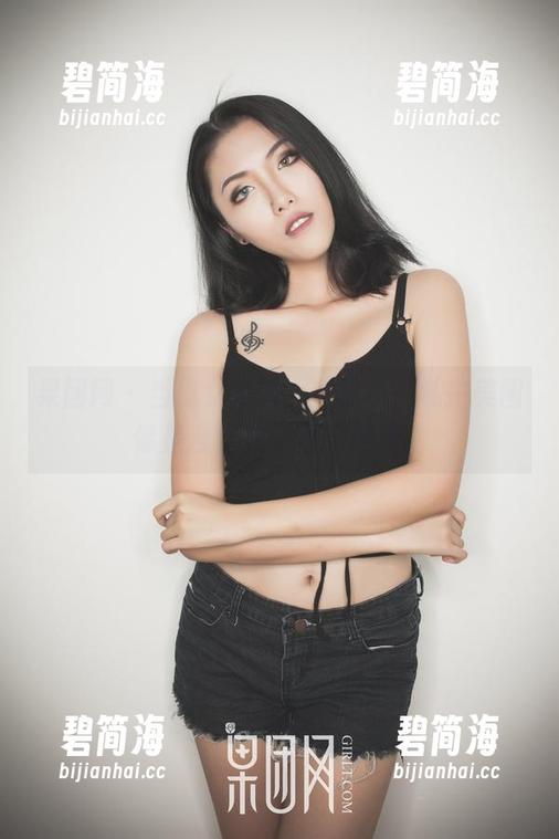 果团网 - 当兔女郎遇上莫雅淇，私拍美图像是漫步在梦里的场景。