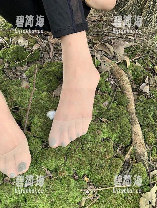 微密圈 - 让桃脱了带你漫游，其实是粉色的高清写真