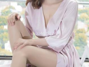 梦丝女神 – 乔儿的校服套图分享，谁还记得那年的天地大交响？