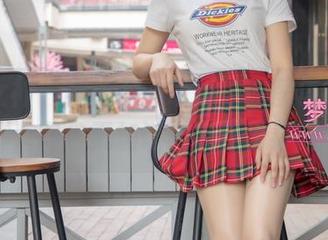 梦丝女神 – 黑丝下的晓晓，原图值得琢磨，图包更加让人想要偷看。
