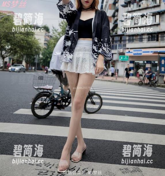 梦丝女神 - 灵唯的私房旅拍，打卡最美风景，快看这绝美的pose！