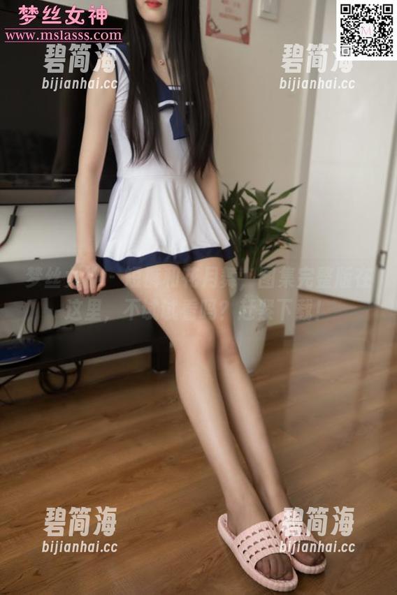 梦丝女神 - 短裤和花月舞，图集完整版在这里，不试试看吗？赶紧下载！