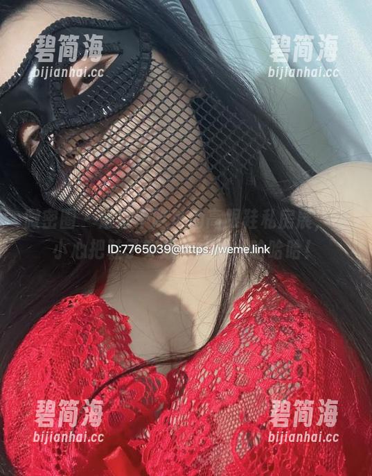 微密圈 - 楚楚不吃鱼的高跟鞋私房展，不小心把鞋子穿成了武器，哈哈哈！