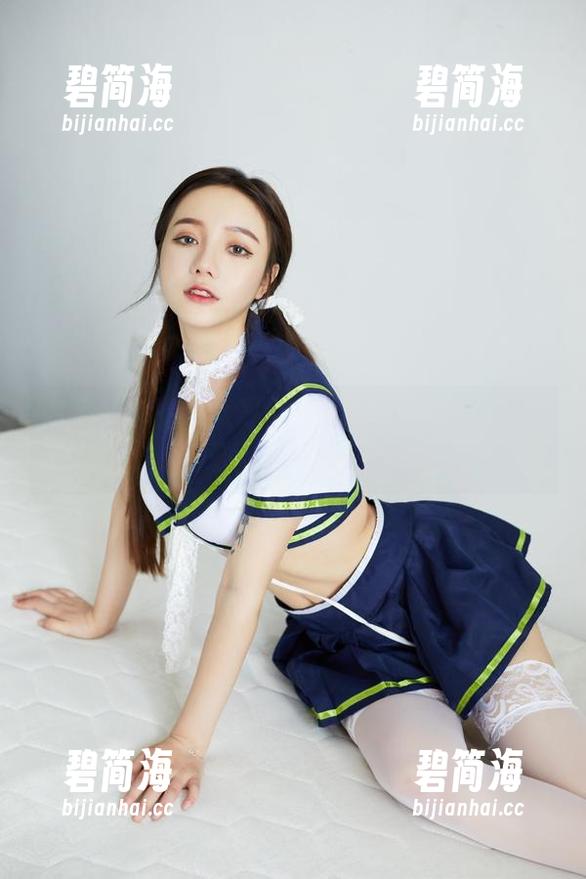 你见过洛丽塔大哥的短裙写真集吗？我快要膝盖中枪了