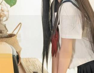 总说爆机少女喵小吉学姐的写真好，我现在才发现，她那透视的裙子真让人眼前一亮！